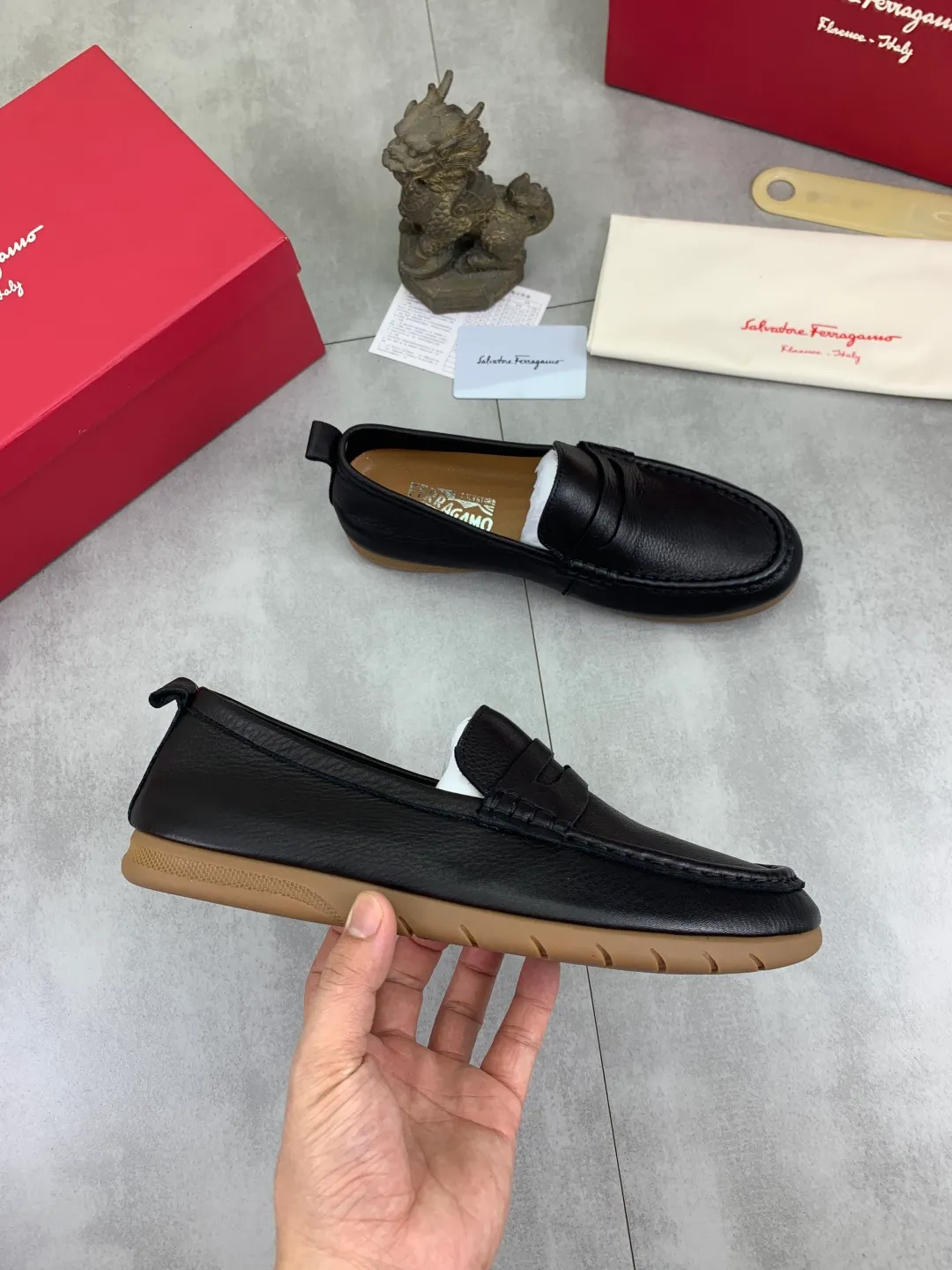 Men's shoes 💰P480 New model [Ferragamo/Ferragamo] Latest model Original imported calfskin, imported pigskin lining + original luxury metal buckle + original rubber outsole Soft and comfortable Size number: 38-44